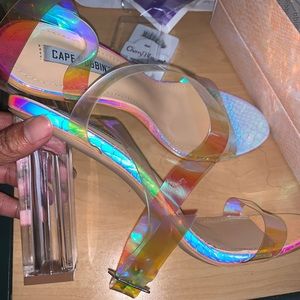 Holographic glass block heel